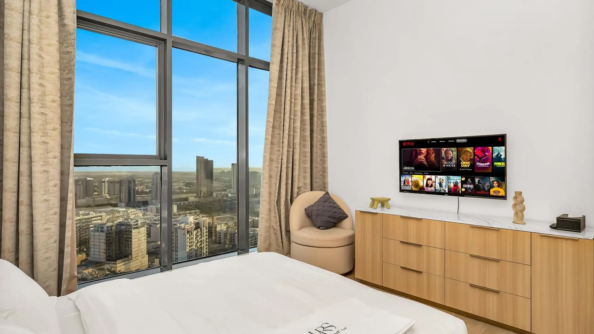דובאי 1 Bedroom Apartment Five Jvc View איחוד האמירויות הערביות